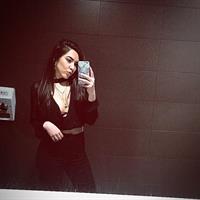 Emily Flores taking a selfie