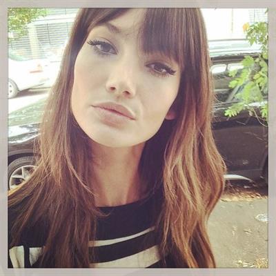 Lily Aldridge taking a selfie