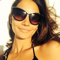 Lily Aldridge taking a selfie