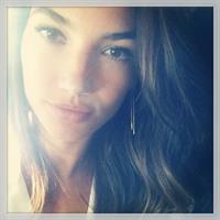 Lily Aldridge taking a selfie