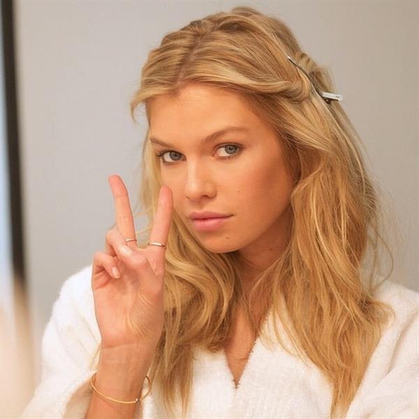 Stella Maxwell