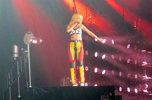 Rihanna performs 'Diamonds World Tour' in Antwerpen (June 5, 2013) 