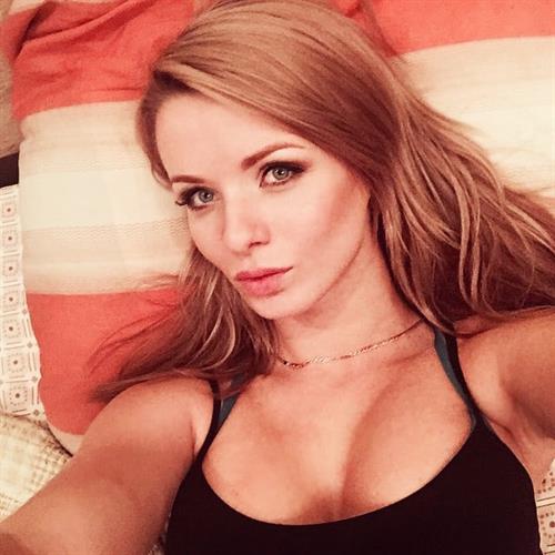 Ekaterina Enokaeva taking a selfie