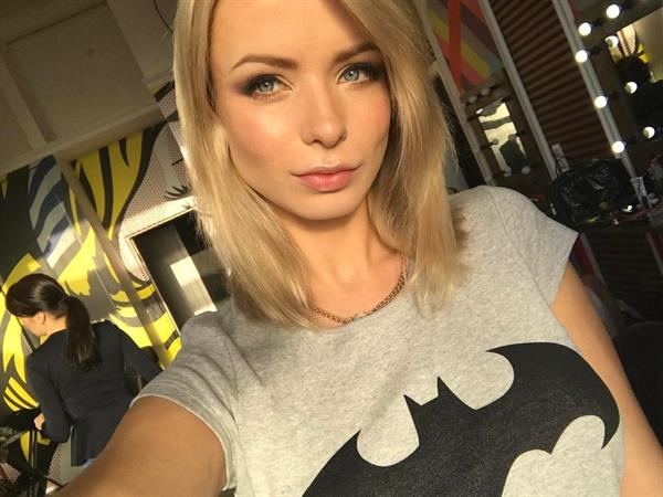 Ekaterina Enokaeva taking a selfie