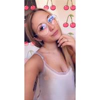 Charlotte taking a selfie