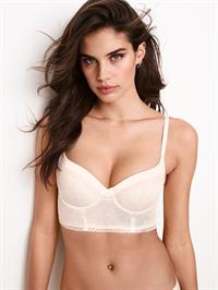 Sara Sampaio in lingerie