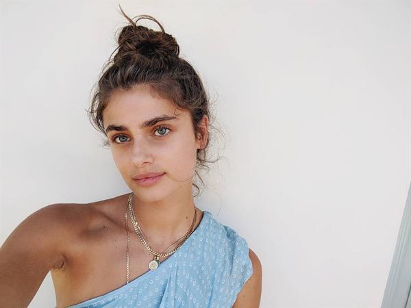 Taylor Marie Hill taking a selfie