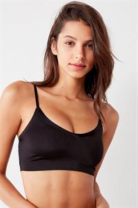 Bruna Lirio in lingerie