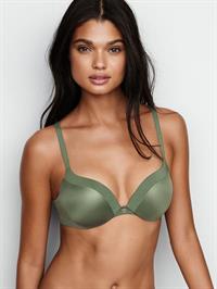 Daniela Braga in lingerie