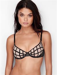 Daniela Braga in lingerie