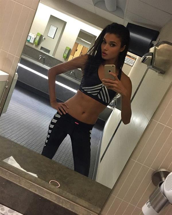 Daniela Braga taking a selfie