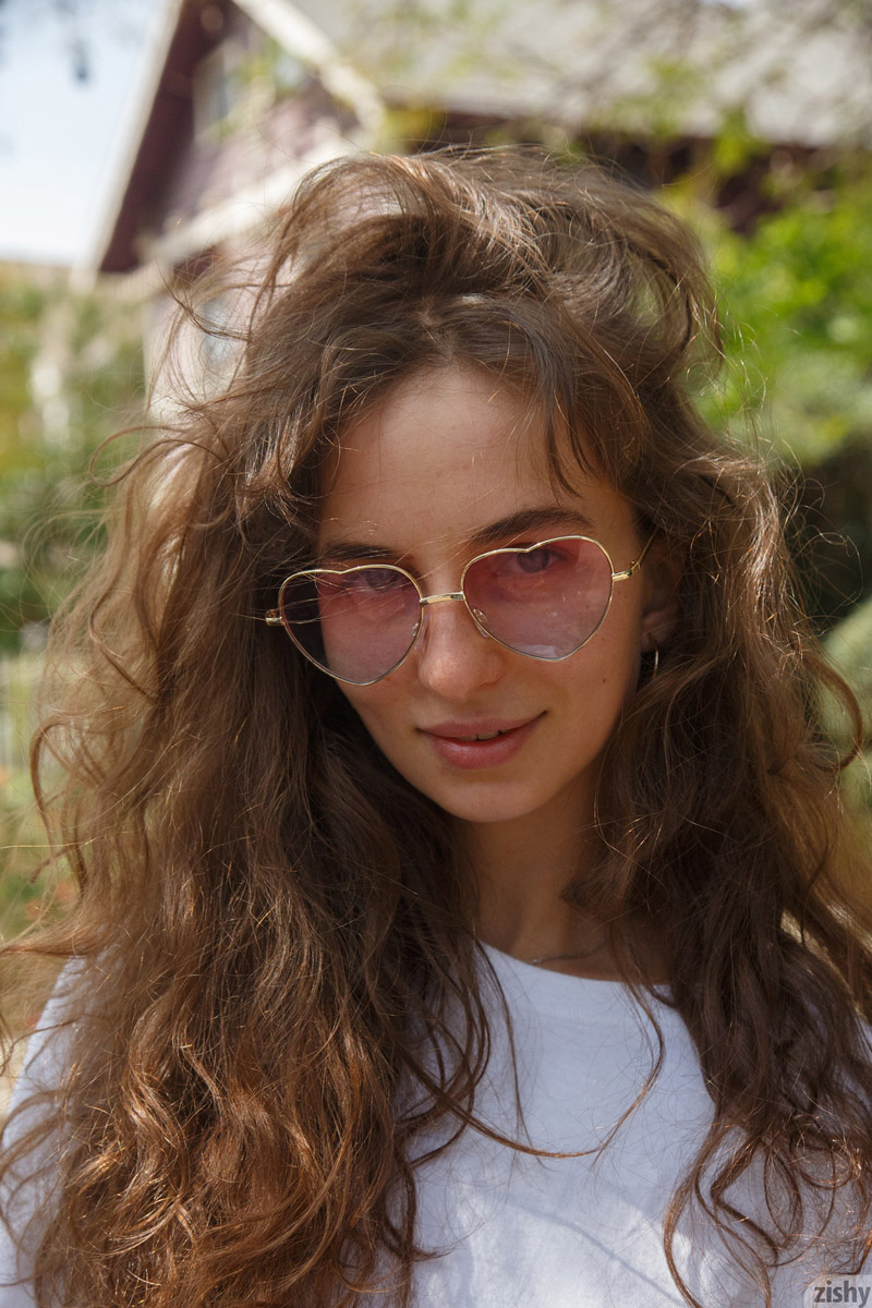 Vivi Kuanas in  One Brashy Oyster  for Zishy