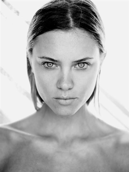 This girl is mistaken for Kate Upton pretty much everywhere on the internet.