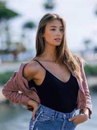 Lorena Rae