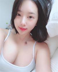 Kim Bitnara taking a selfie