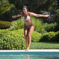 Rebekah Vardy in a bikini in the pool in Portugal on 08/29/2018