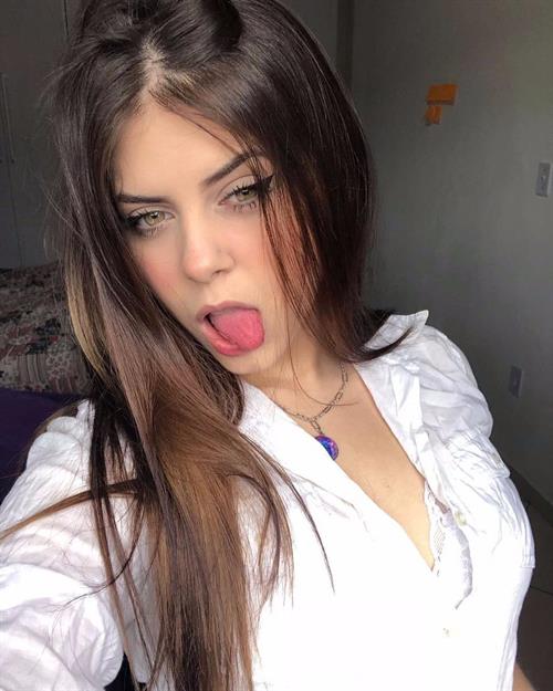 Ingrid Germanno taking a selfie