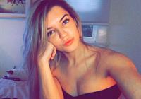 Nikki Blackketter taking a selfie