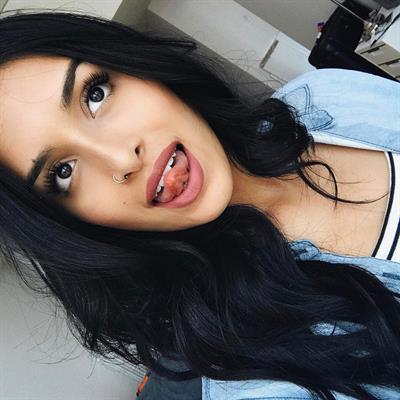 Jazmine Garcia taking a selfie