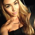 Chantel Jeffries taking a selfie