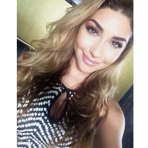Chantel Jeffries taking a selfie
