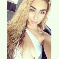 Chantel Jeffries taking a selfie