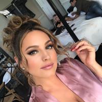Kelly Brook taking a selfie