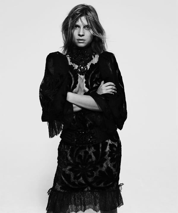 Clemence Poesy