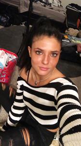 Jade Chynoweth taking a selfie