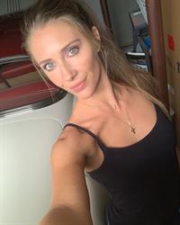 Jenna Compono taking a selfie