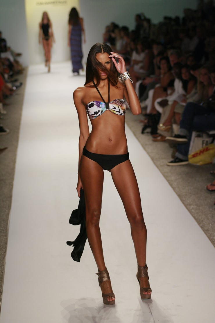 Lays Silva in a bikini