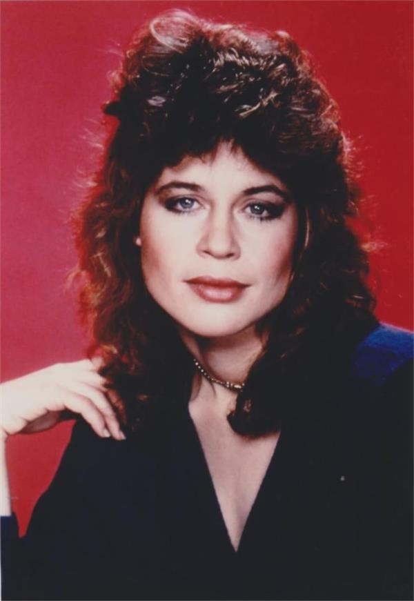 Linda Hamilton