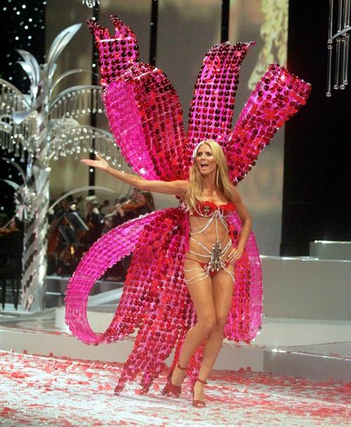 Heidi Klum in lingerie