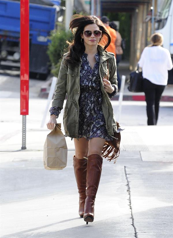 Jenna Dewan Running errands in Beverly Hills (November 14, 2012) 