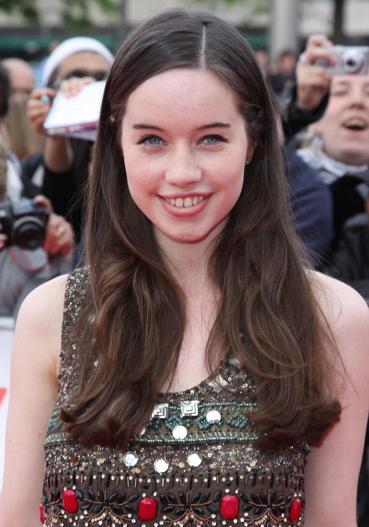 anna-popplewell