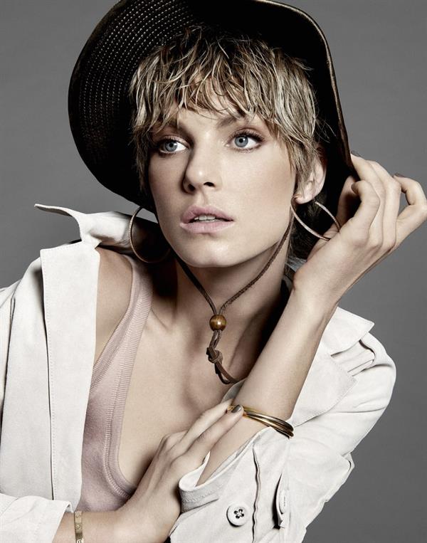 Angela Lindvall