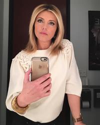 Lauren Sivan taking a selfie
