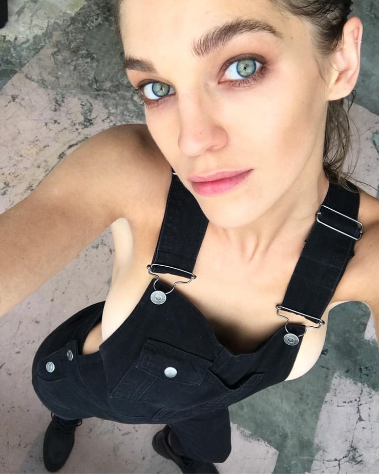 Samantha Gradoville taking a selfie