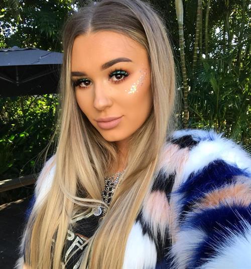 Shani Grimmond taking a selfie