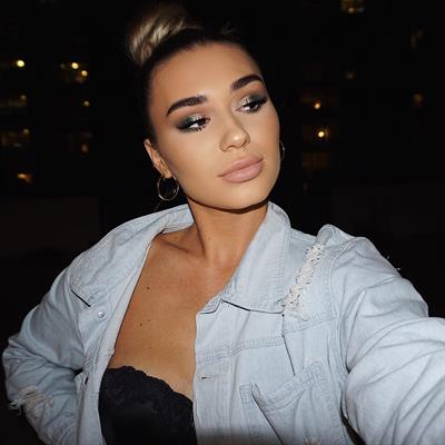 Shani Grimmond taking a selfie