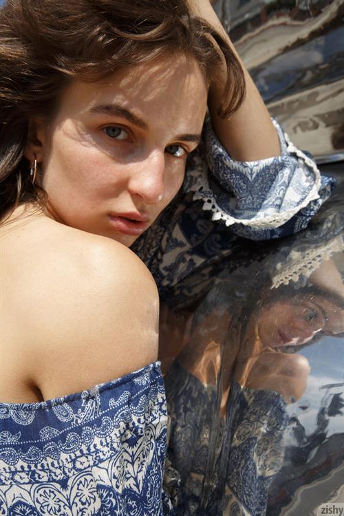 Vivi Kuanas Pictures Vivi Kuanas in Heat