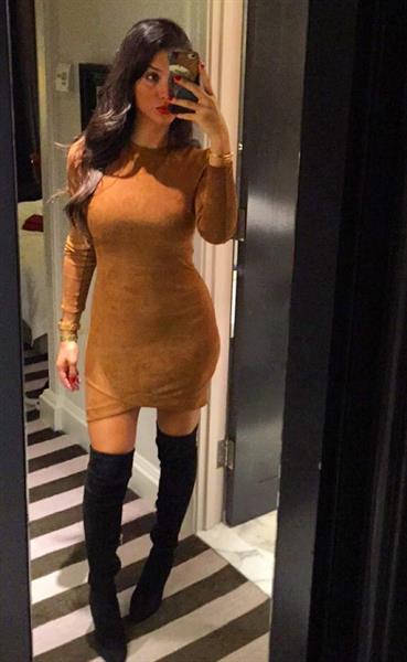 Ludivine Sagna taking a selfie