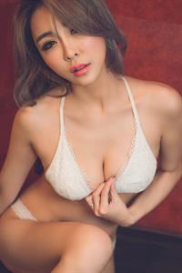 Fang Qi Yuan in lingerie