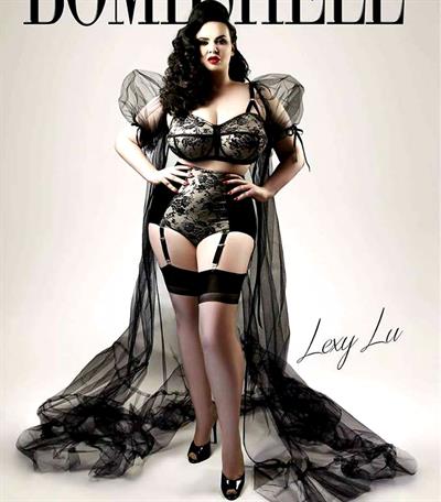 Lexy Lu in lingerie