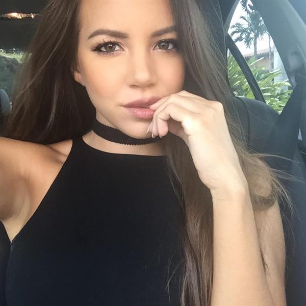 Shelby Chesnes taking a selfie