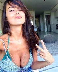 Eva Padlock taking a selfie