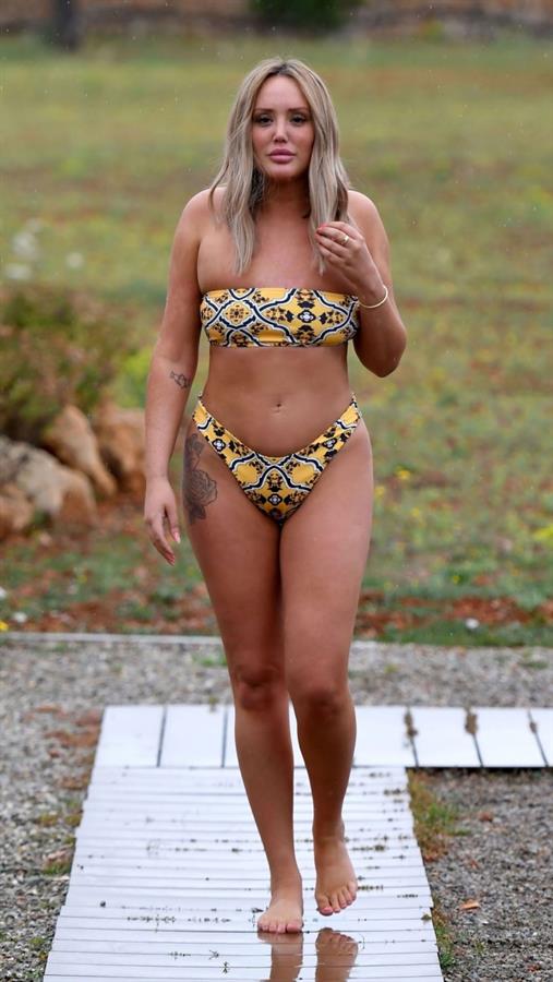 Charlotte Crosby in a sexy bikini seen by paparazzi.




























