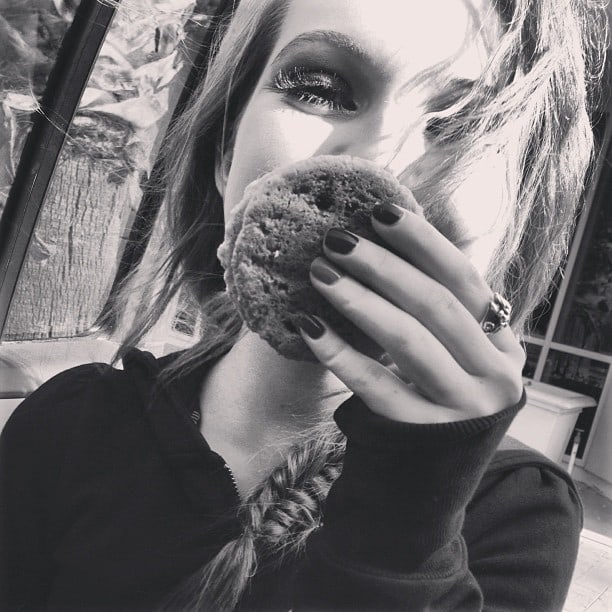 Sammi Hanratty taking a selfie