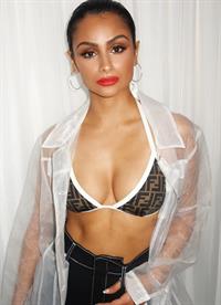 Nazanin Mandi