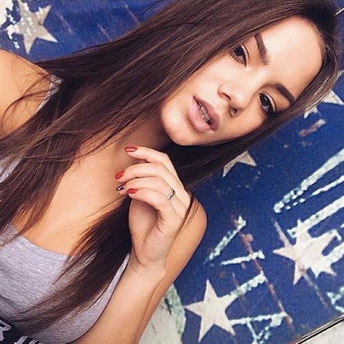 Polina Glen Selfie Pictures Polina Glen taking a selfie